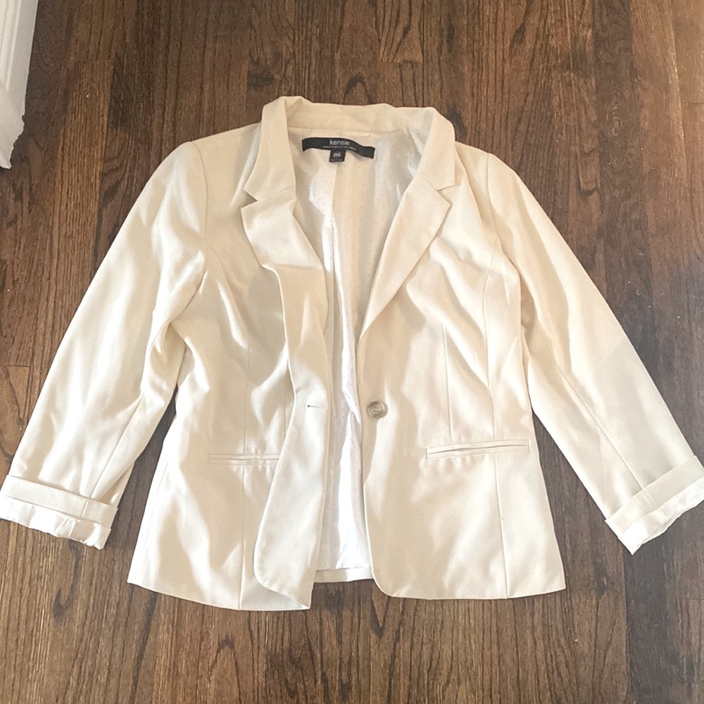 Kensie brand, chic off white blazer, size Medium